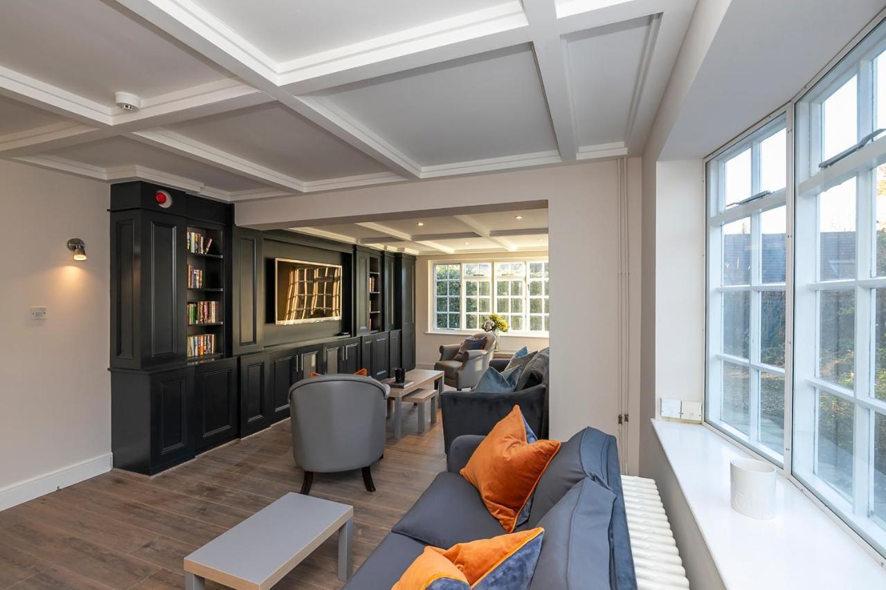 Pages Hotel And Guesthouse ฮาร์โลว์ ภายนอก รูปภาพ
