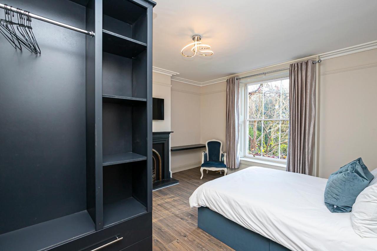 Pages Hotel And Guesthouse ฮาร์โลว์ ภายนอก รูปภาพ